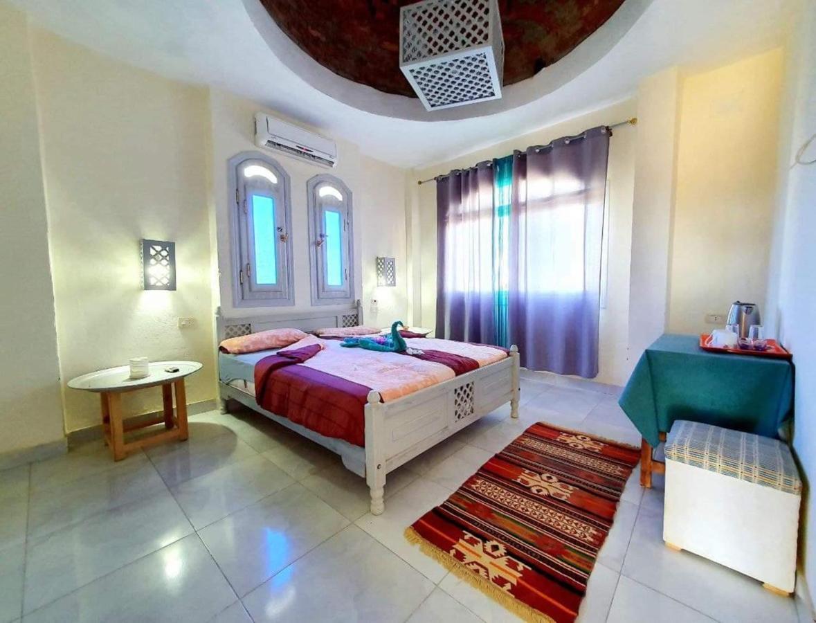 Nile Compound Louxor