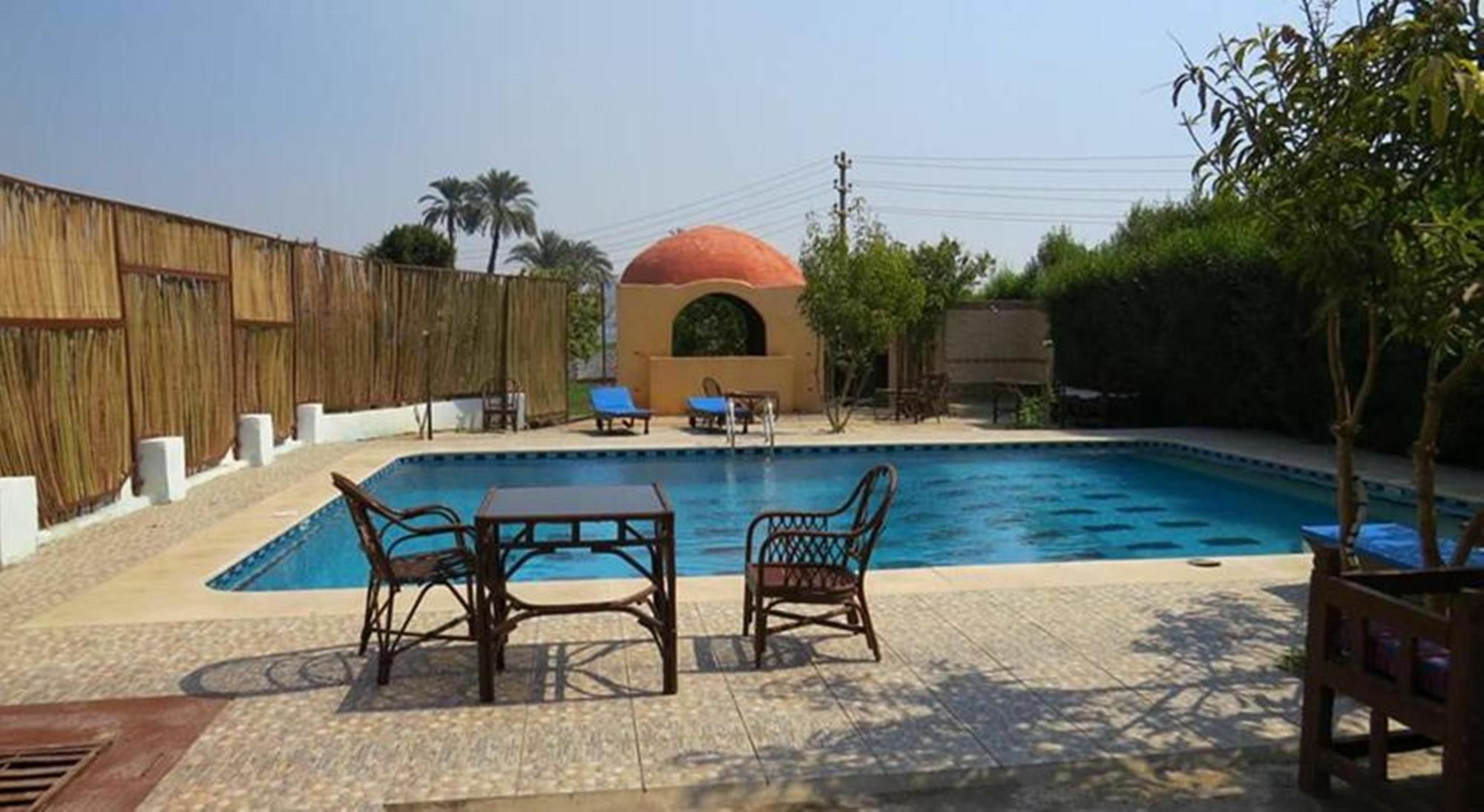 Nile Compound 3*